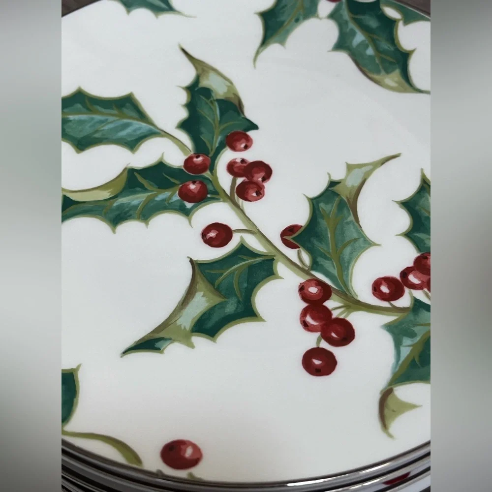 Restoration Hardware Set of 6 Lunch Plates EUC Christmas Holly Berry Desserts